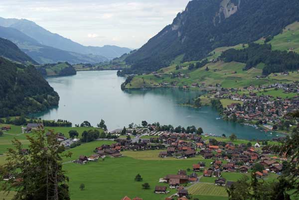 blick_lungerersee.jpg - Blick vom Brünig auf den Lungerersee