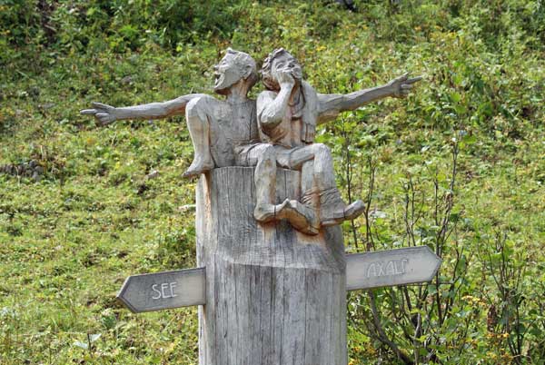 figur_30.jpg - Origineller Wegweiser