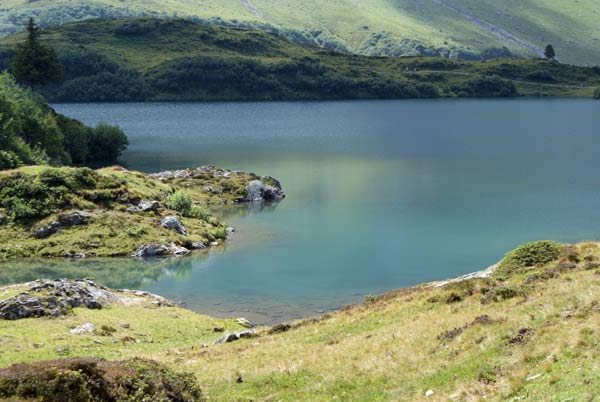 seesicht.jpg - Mit dieser schönen Sicht auf den See haben wir das Mittagessen genossen