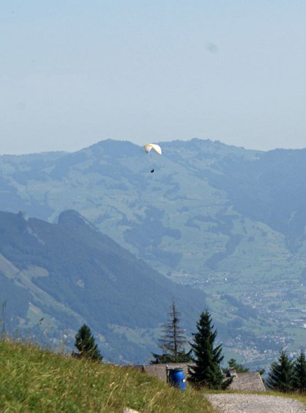 50_absprung.jpg - Vom Himmel auf dem Weg zur Erde