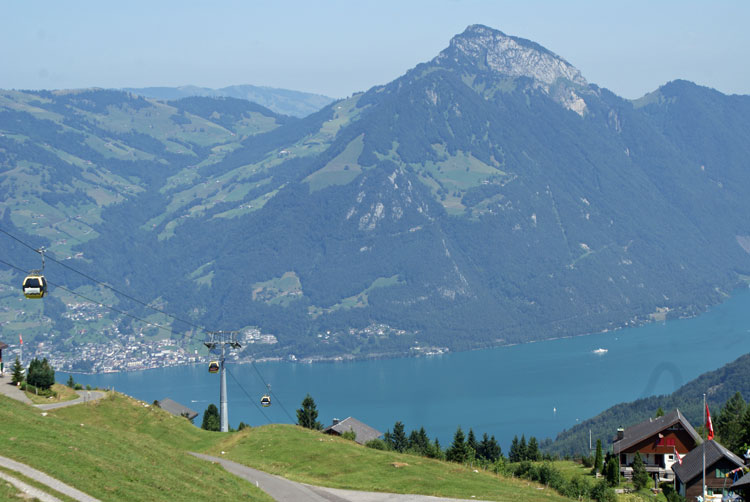 51_bahn.jpg - Sicht auf den See von der Stockhütte