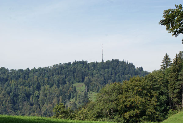 26_blick_hoernli.jpg - Der Turm auf dem Hörnli ist von weitem zu sehen