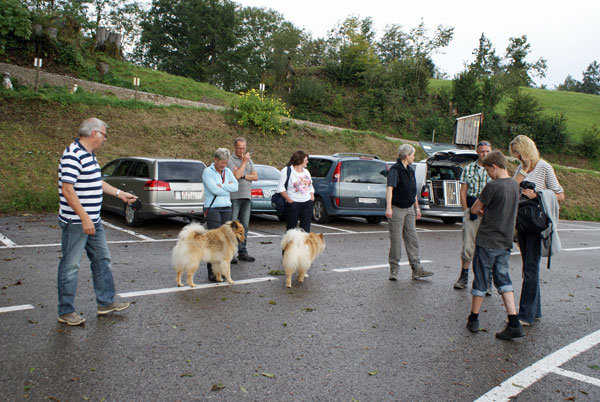 7_treffpunkt.jpg - Nach und nach treffen alle ein