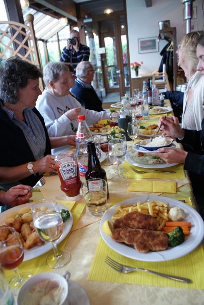 81_genuss.jpg - ...ein feines Mittagessen genossen